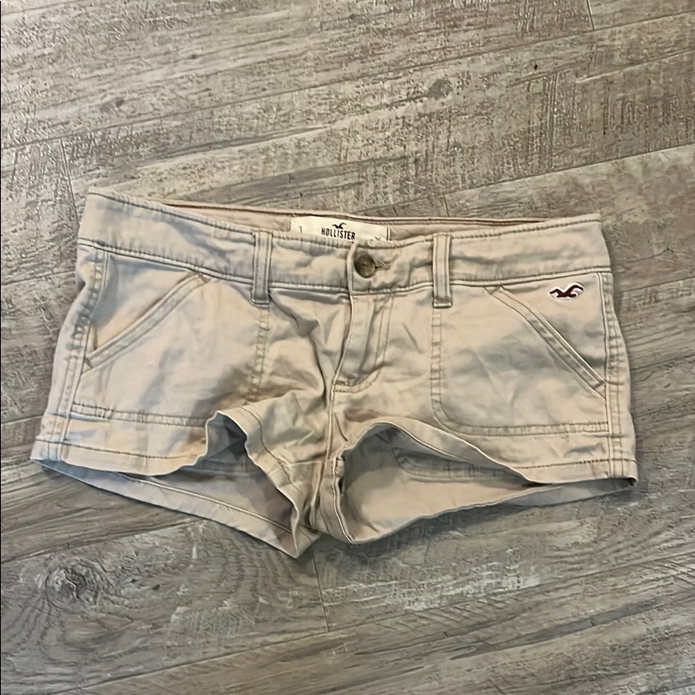 Hollister Women's Tan Shorts